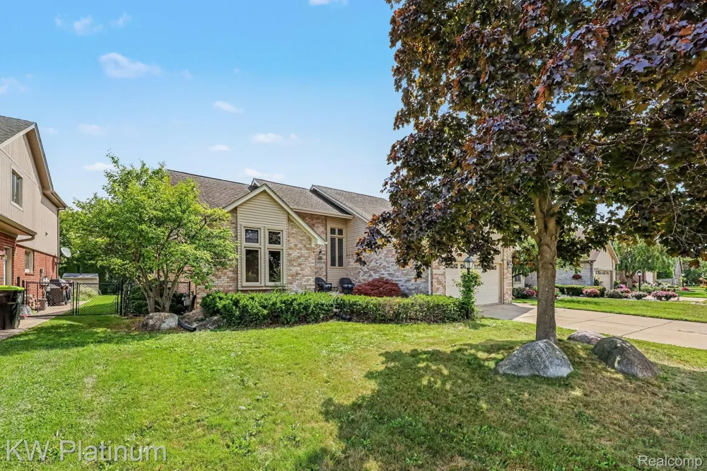 52824 Mary Martin Drive Chesterfield Township, MI 48051