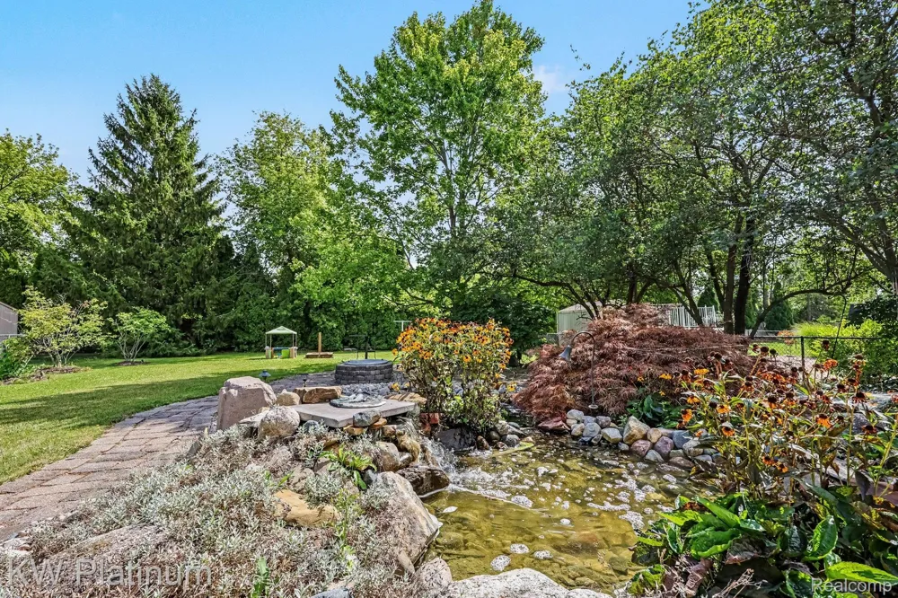 52824 Mary Martin Drive Chesterfield Township, MI 48051