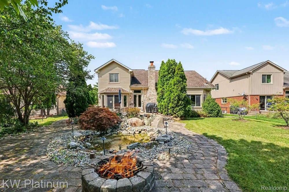 52824 Mary Martin Drive Chesterfield Township, MI 48051