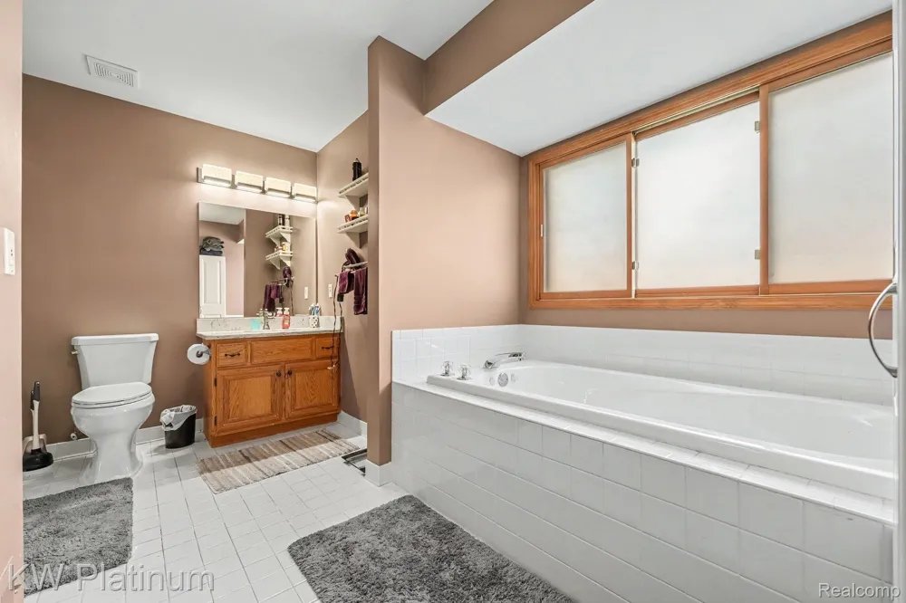 52824 Mary Martin Drive Chesterfield Township, MI 48051