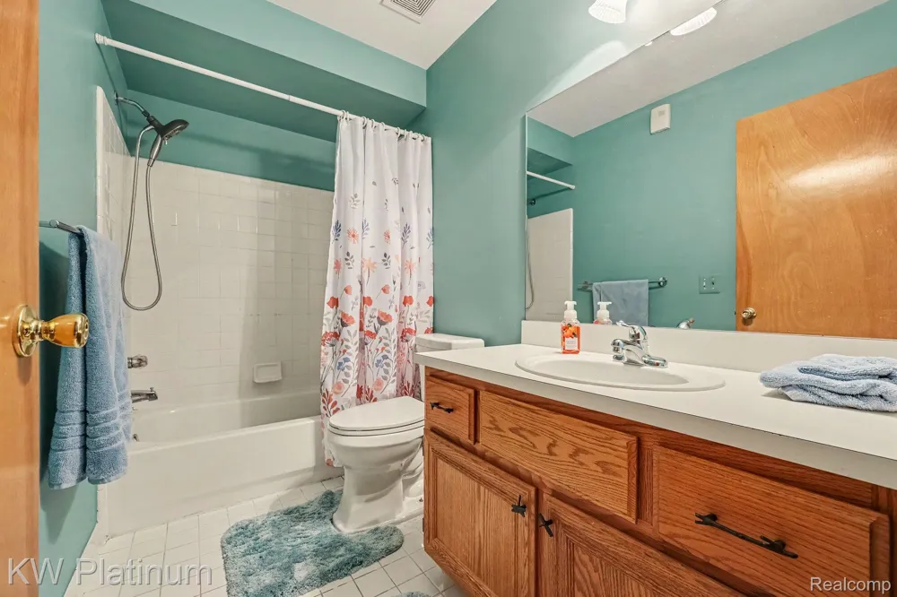 52824 Mary Martin Drive Chesterfield Township, MI 48051