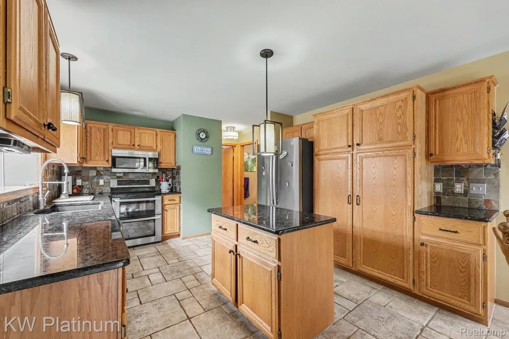 52824 Mary Martin Drive Chesterfield Township, MI 48051
