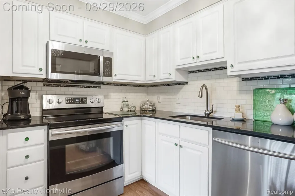 770 Deer Street #204 Plymouth City, MI 48170