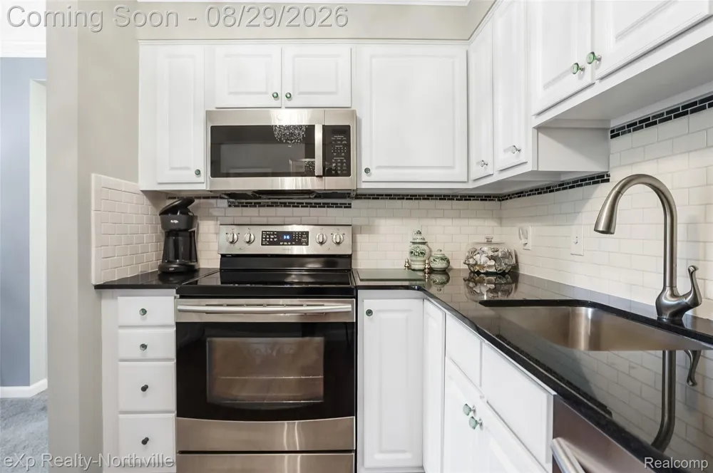 770 Deer Street #204 Plymouth City, MI 48170