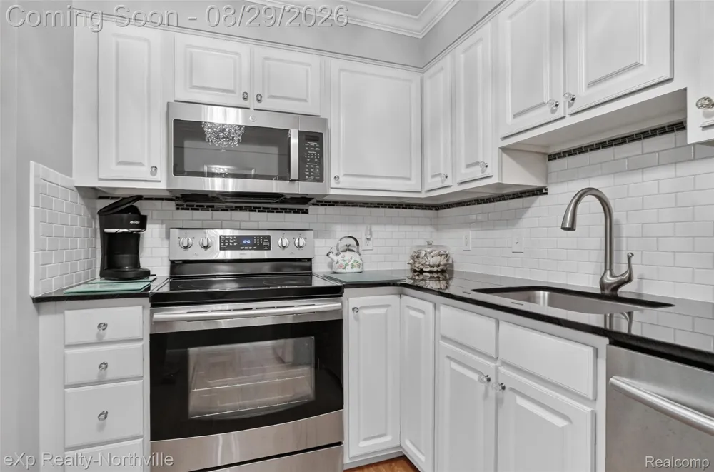 770 Deer Street #204 Plymouth City, MI 48170