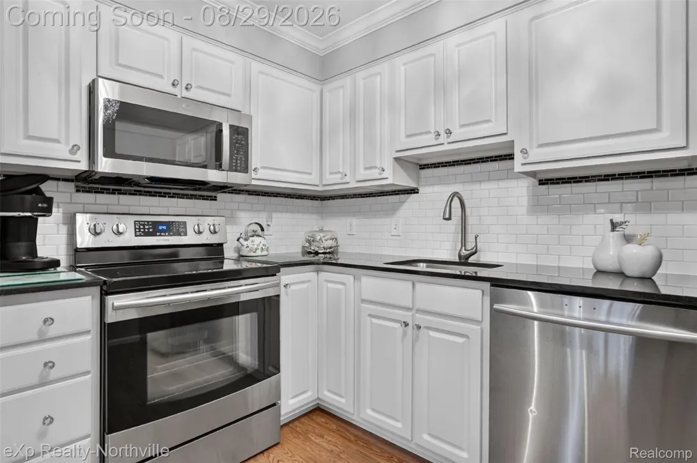 770 Deer Street #204 Plymouth City, MI 48170