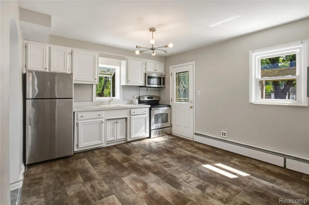 25433 McDonald Street Dearborn Heights City, MI 48125