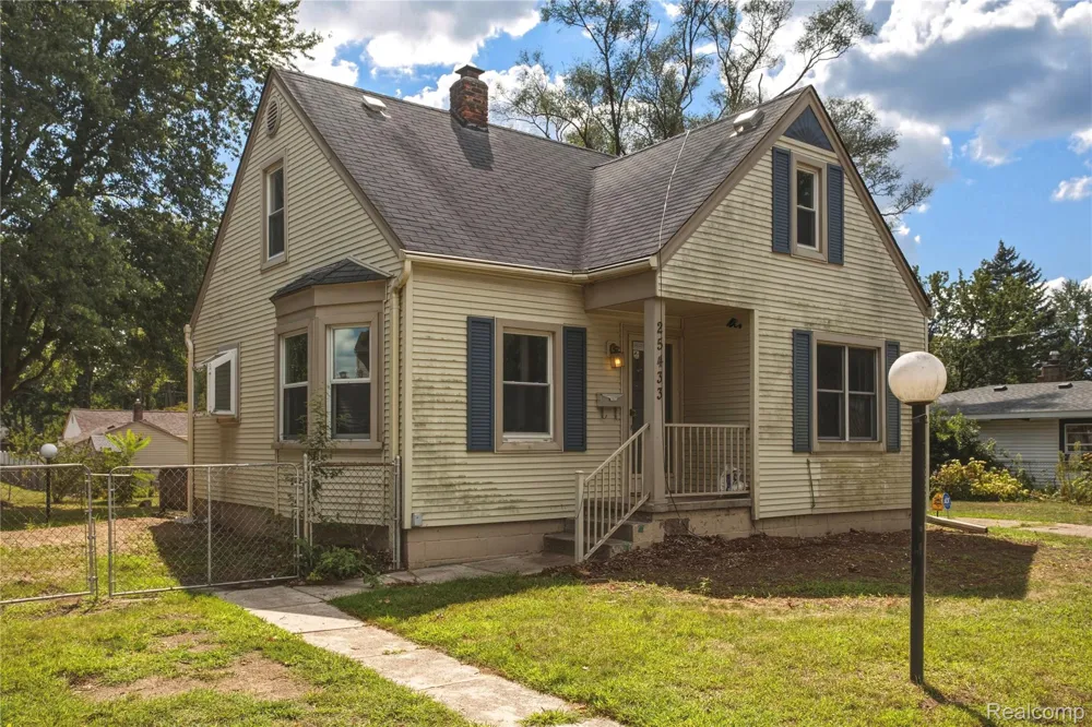 25433 McDonald Street Dearborn Heights City, MI 48125