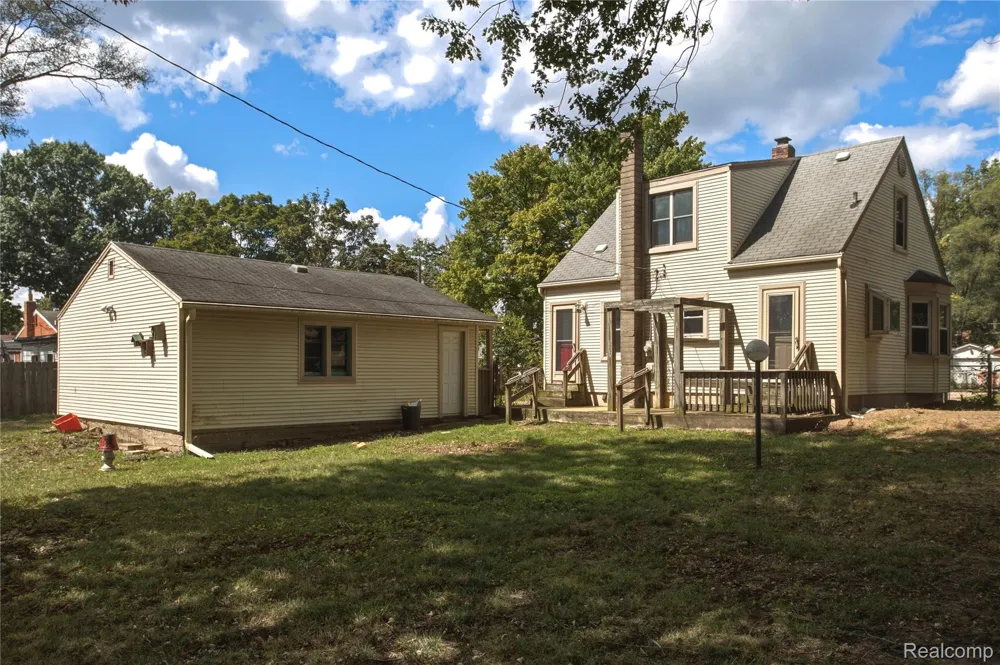 25433 McDonald Street Dearborn Heights City, MI 48125