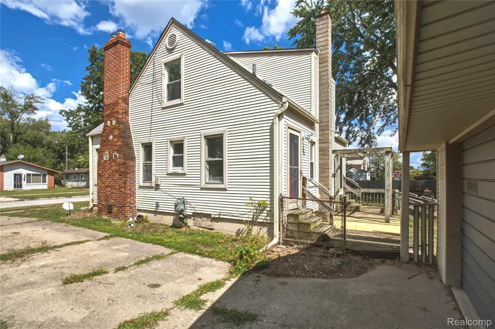 25433 McDonald Street Dearborn Heights City, MI 48125
