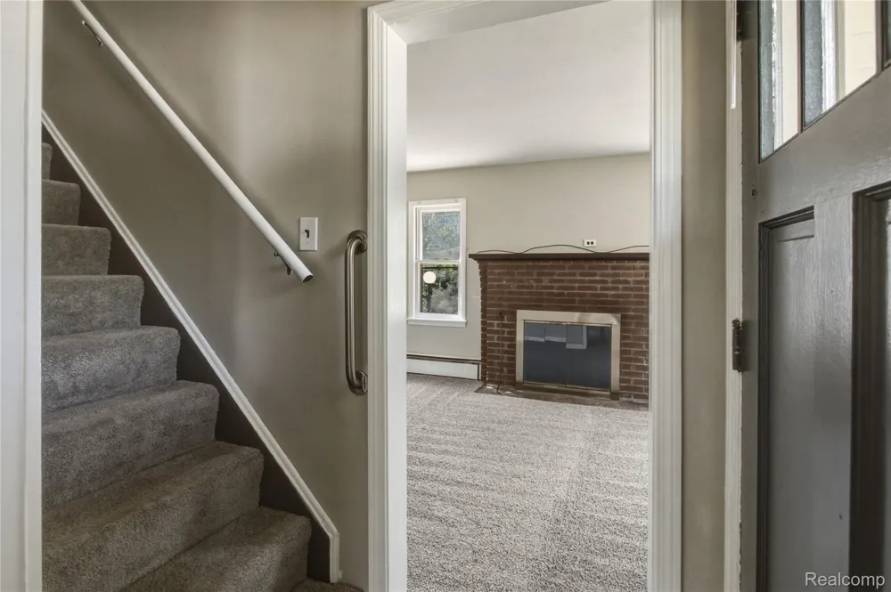 25433 McDonald Street Dearborn Heights City, MI 48125