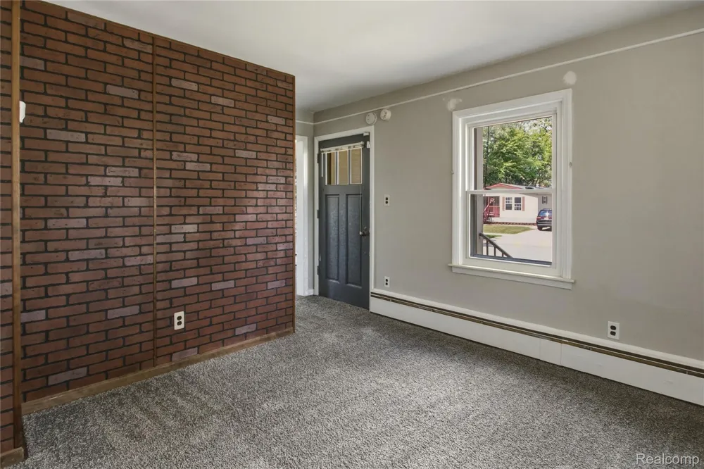 25433 McDonald Street Dearborn Heights City, MI 48125