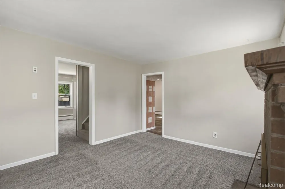 25433 McDonald Street Dearborn Heights City, MI 48125