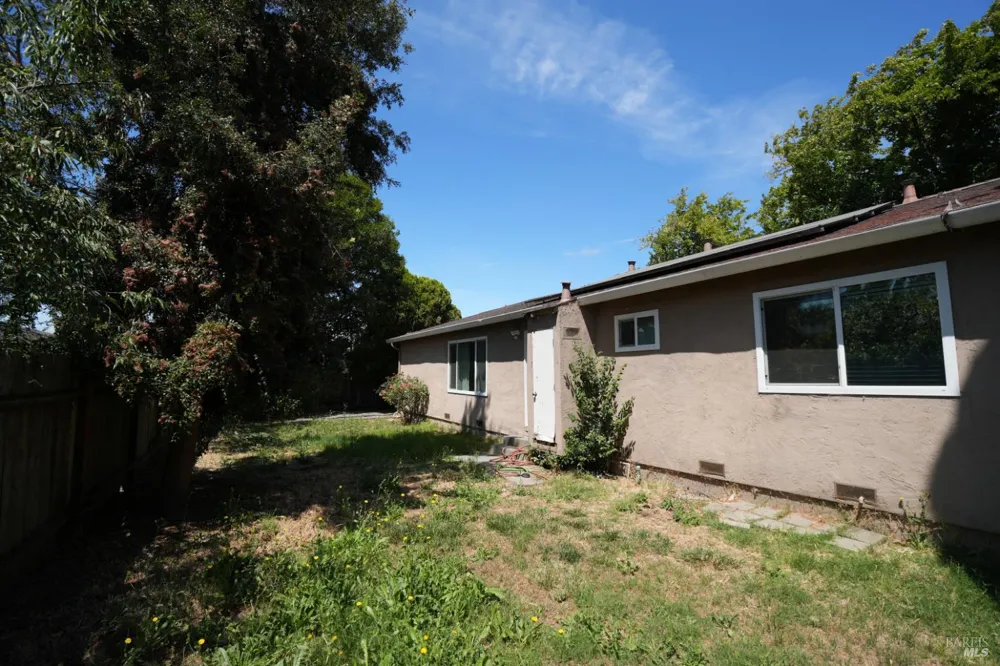 229 Long Street Suisun City, CA 94585