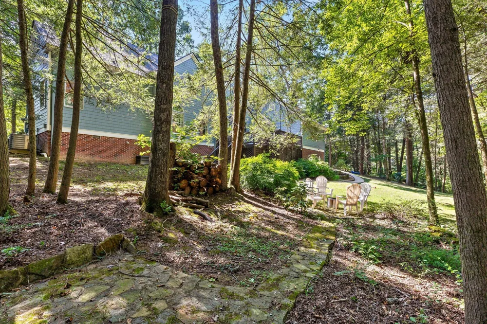 5 Brooks Edge Lane Signal Mountain, TN 37377