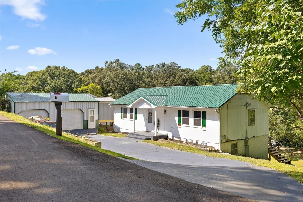 13 Travis Road Rossville, GA 30741