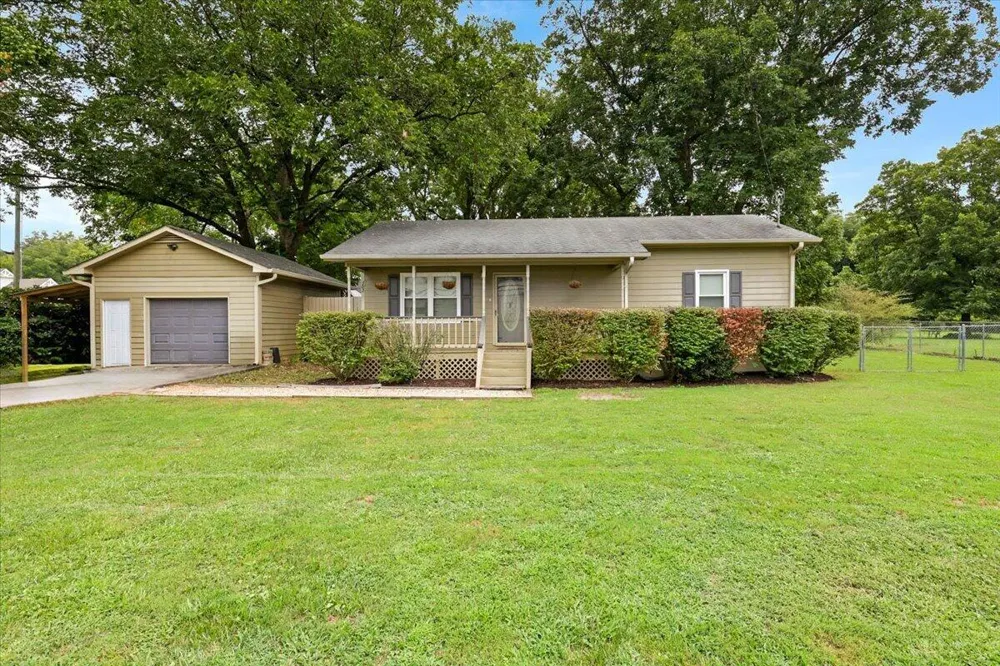 303 S Main Street Adairsville, GA 30103