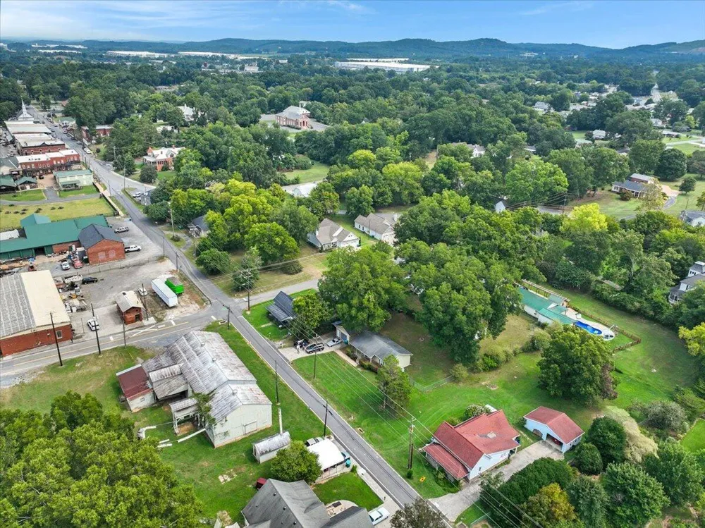 303 S Main Street Adairsville, GA 30103