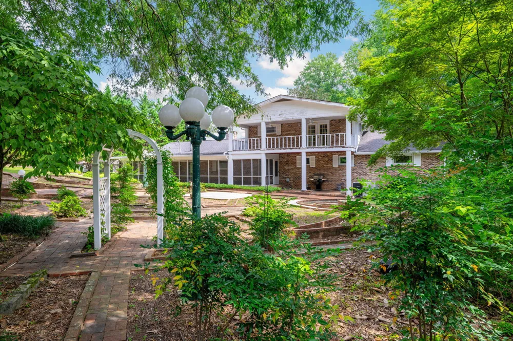 9113 Edgewater Road Chattanooga, TN 37416