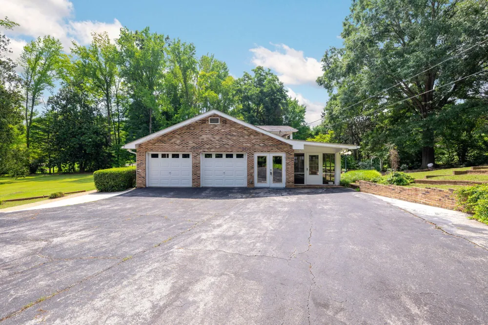 9113 Edgewater Road Chattanooga, TN 37416