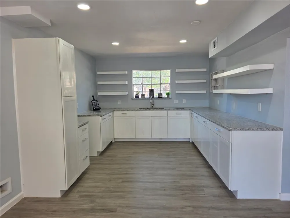 932 Waterview Street Portland, TX 78374