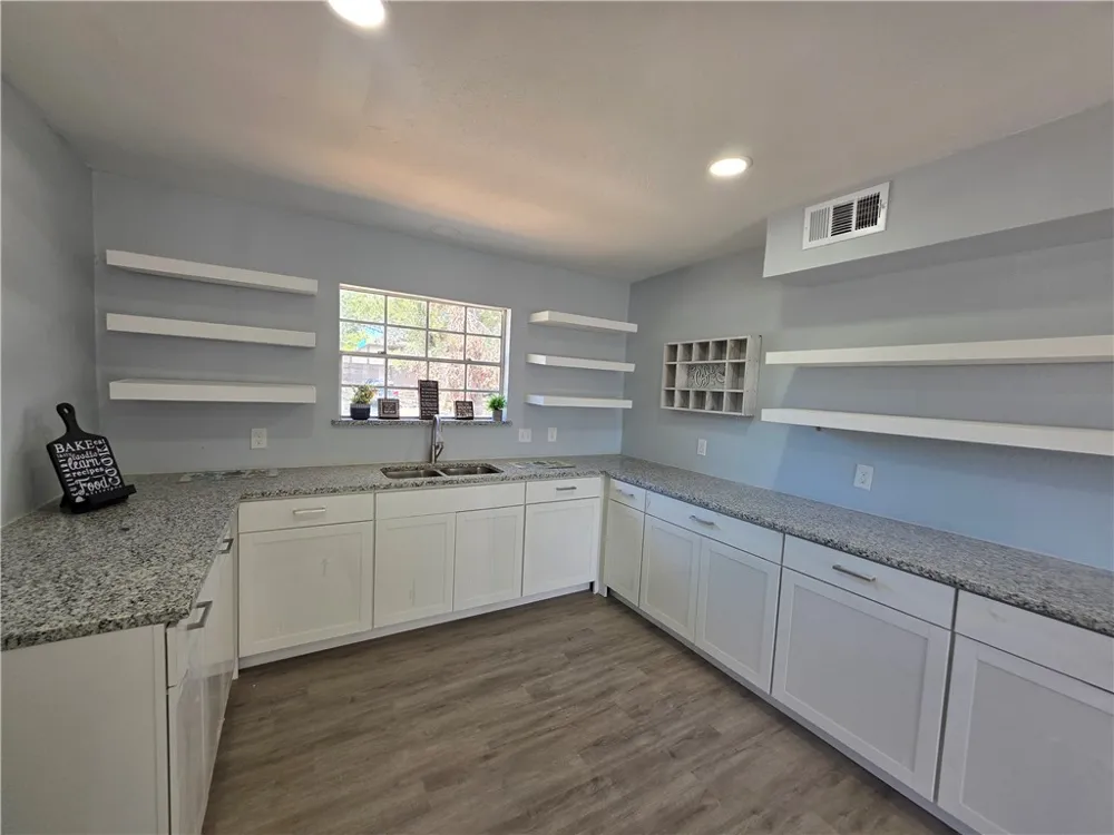 932 Waterview Street Portland, TX 78374