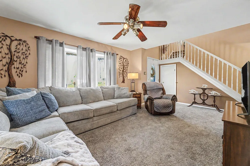 64 W Laurel Dr Somers Point, NJ 08244