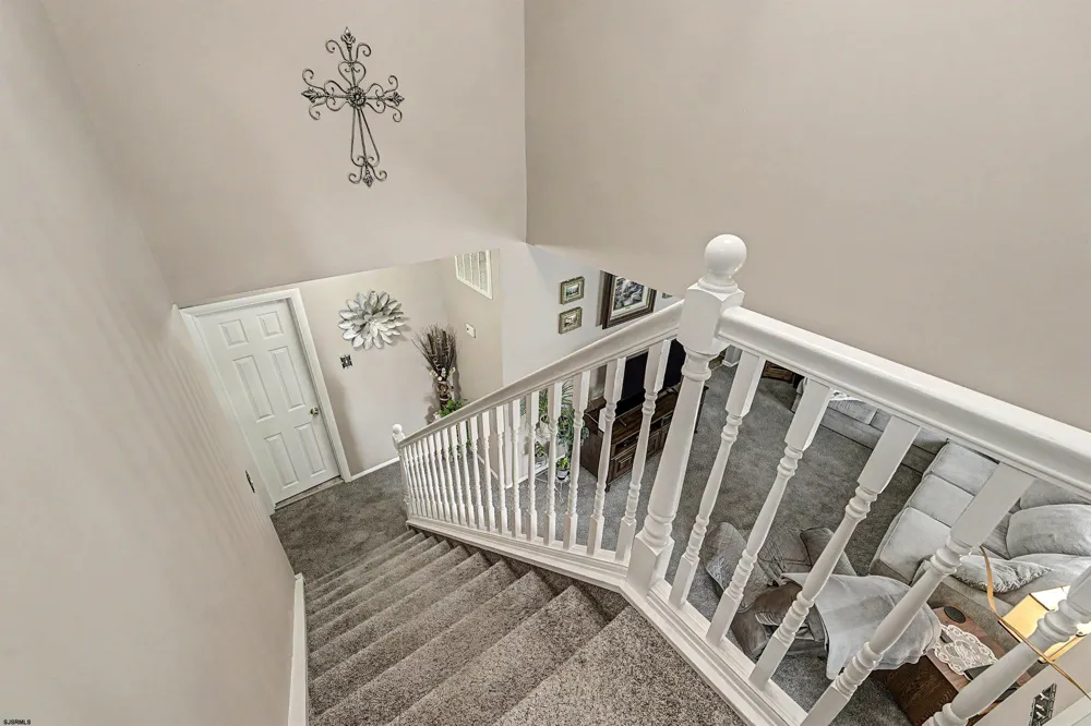 64 W Laurel Dr Somers Point, NJ 08244