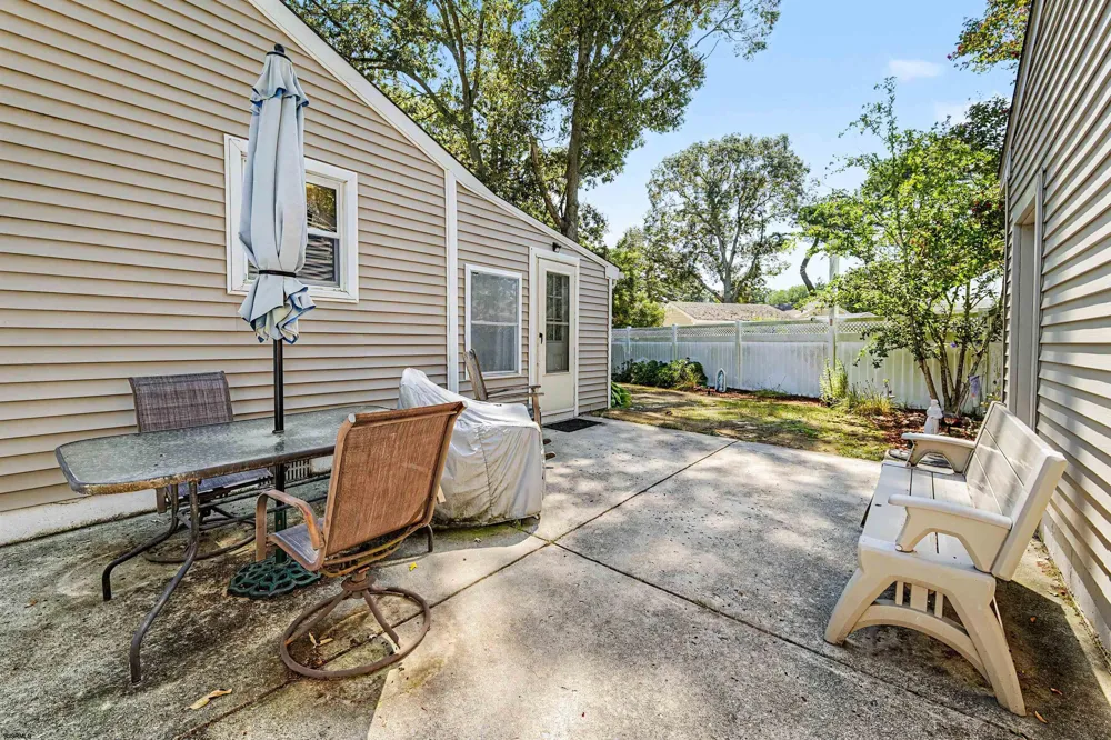 64 W Laurel Dr Somers Point, NJ 08244