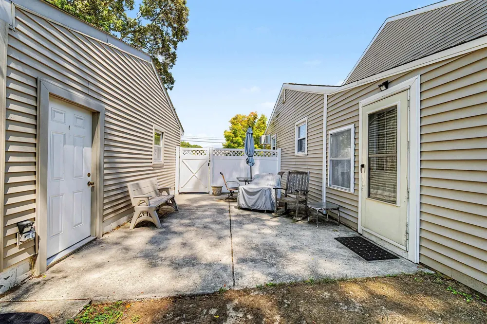 64 W Laurel Dr Somers Point, NJ 08244