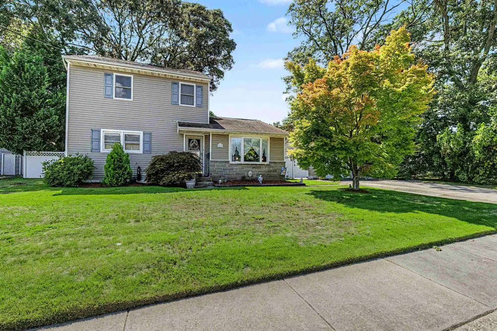 64 W Laurel Dr Somers Point, NJ 08244