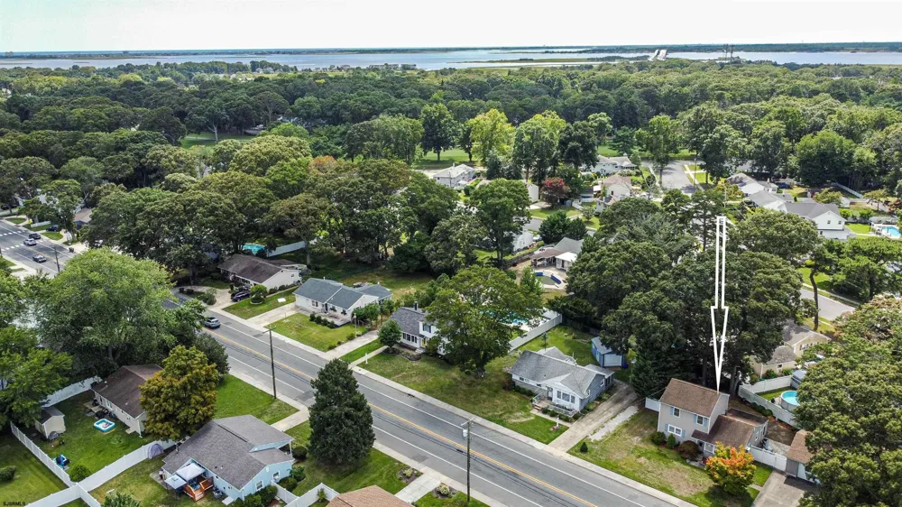 64 W Laurel Dr Somers Point, NJ 08244