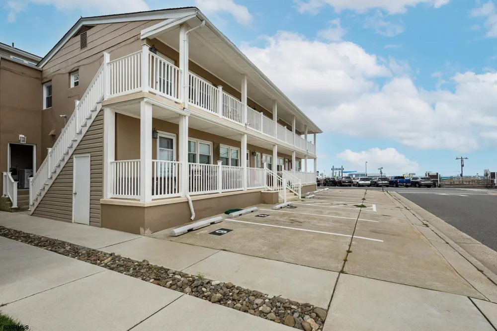 9500 Amherst Ave Margate, NJ 08402