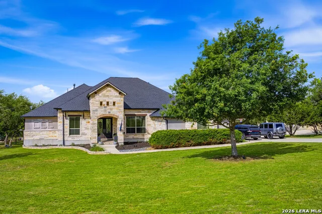 2550 BLACK BEAR DR New Braunfels, TX 78132