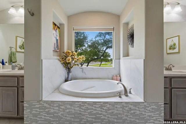 2550 BLACK BEAR DR New Braunfels, TX 78132