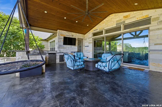 2550 BLACK BEAR DR New Braunfels, TX 78132