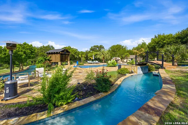 2550 BLACK BEAR DR New Braunfels, TX 78132