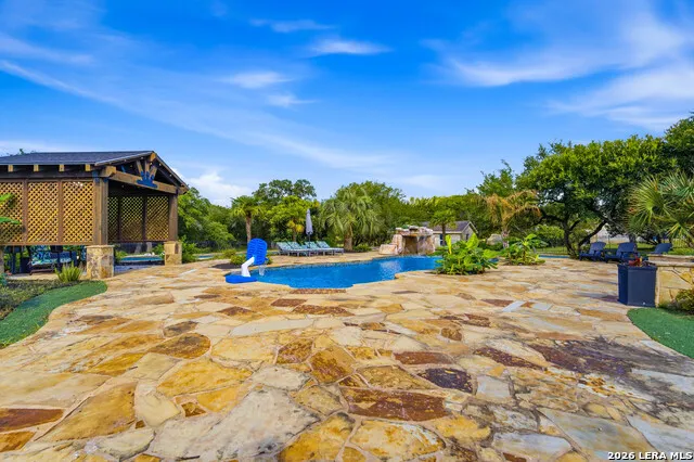2550 BLACK BEAR DR New Braunfels, TX 78132