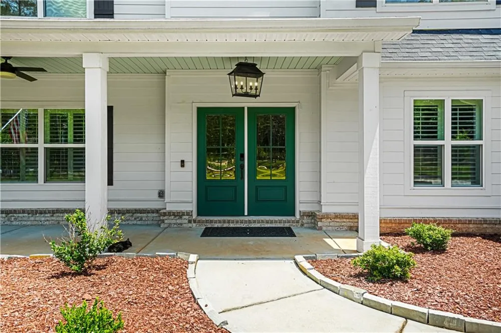 695 Dead Oak Road Senoia, GA 30276