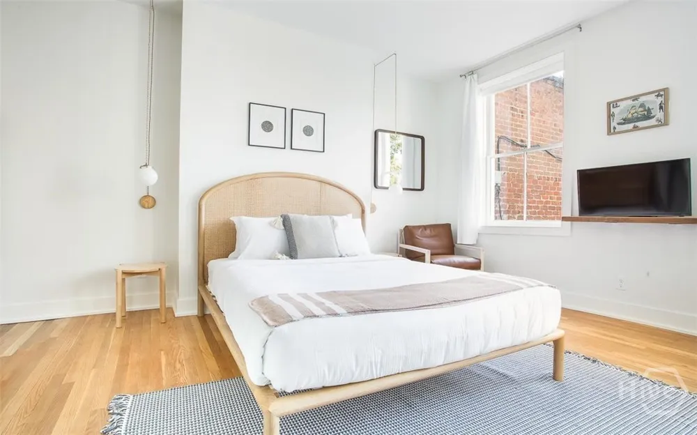 1 E Gordon Street #Studio Savannah, GA 31401