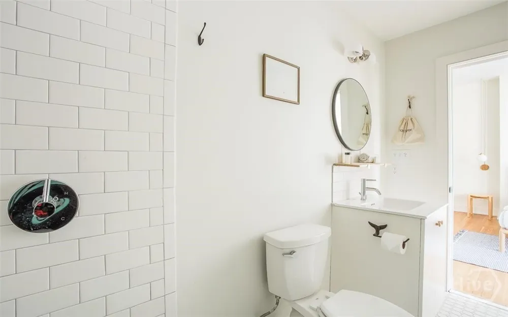 1 E Gordon Street #Studio Savannah, GA 31401