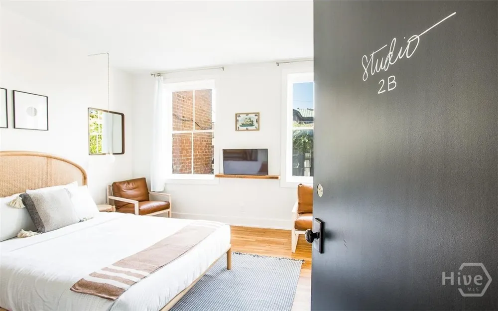 1 E Gordon Street #Studio Savannah, GA 31401