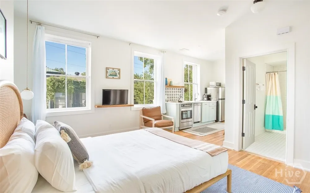 1 E Gordon Street #Studio Savannah, GA 31401