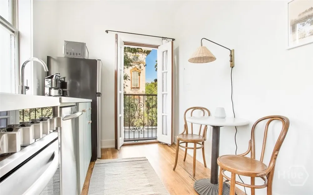 1 E Gordon Street #Studio Savannah, GA 31401