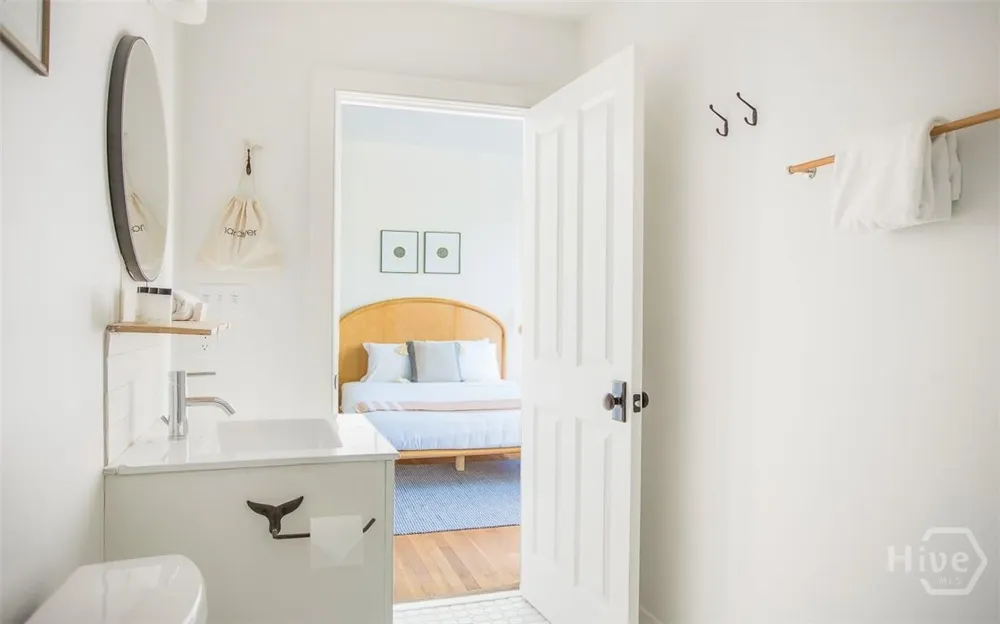 1 E Gordon Street #Studio Savannah, GA 31401