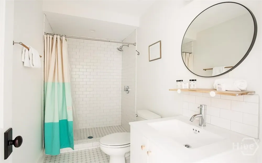 1 E Gordon Street #Studio Savannah, GA 31401