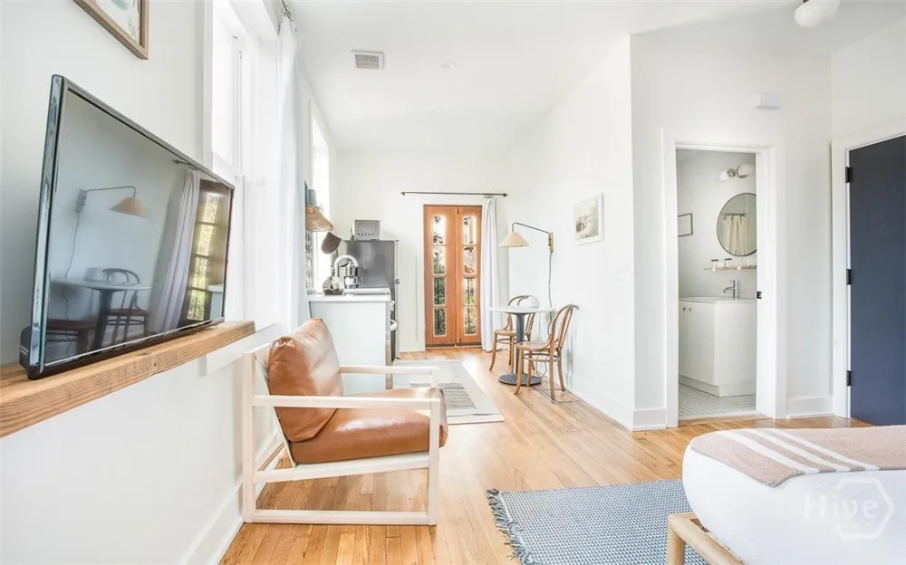 1 E Gordon Street #Studio Savannah, GA 31401