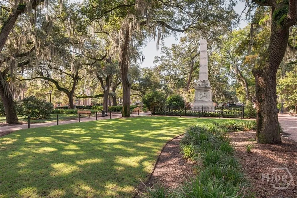 1 E Gordon Street #Garden Savannah, GA 31401