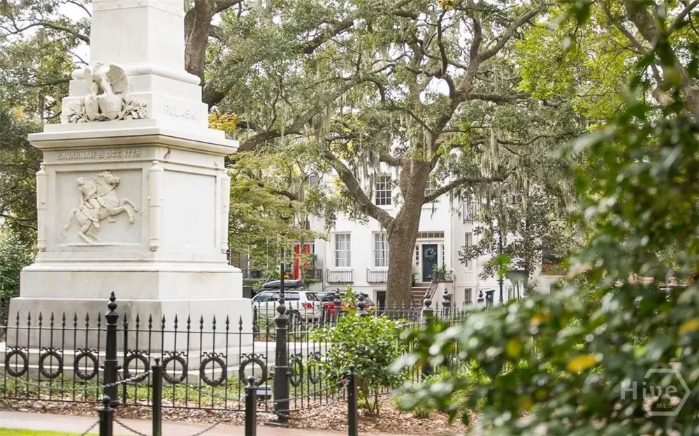1 E Gordon Street #Garden Savannah, GA 31401