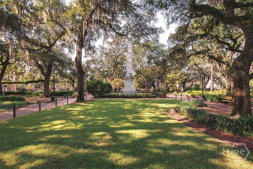 1 E Gordon Street #Garden Savannah, GA 31401
